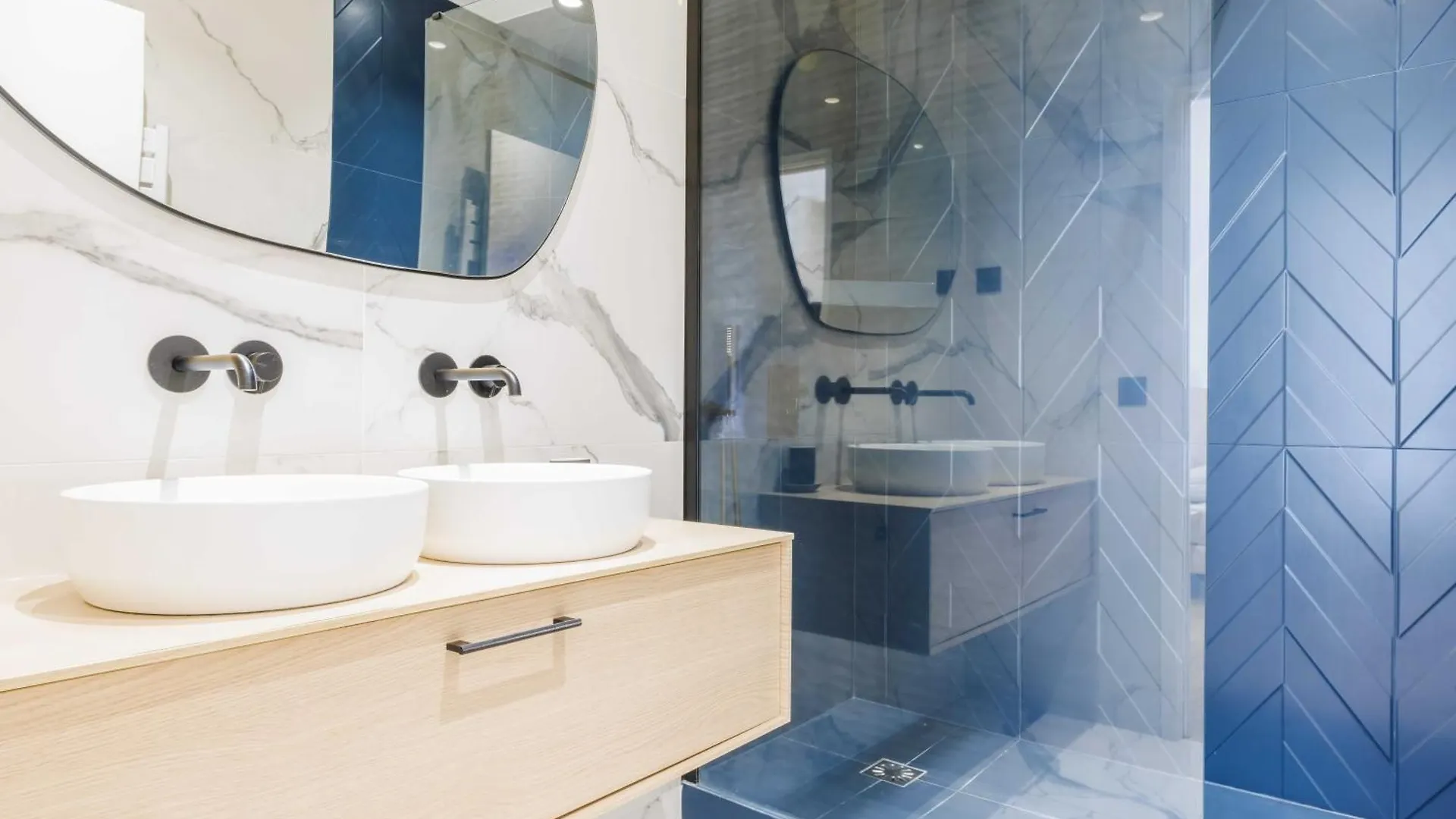 Magnificent Apartment - 3Br-6P - Europe Paris 0*,  Frankrike